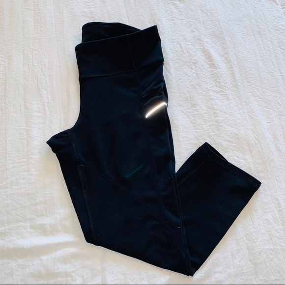 ATHLETA Stride Capri Crop Women’s Black Leggings - Picture 1 of 9